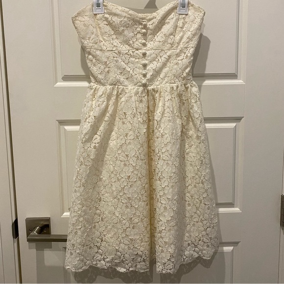 Aritzia Talula Debutante Dress White Strapless Lace Size 2 - Picture 2 of 6